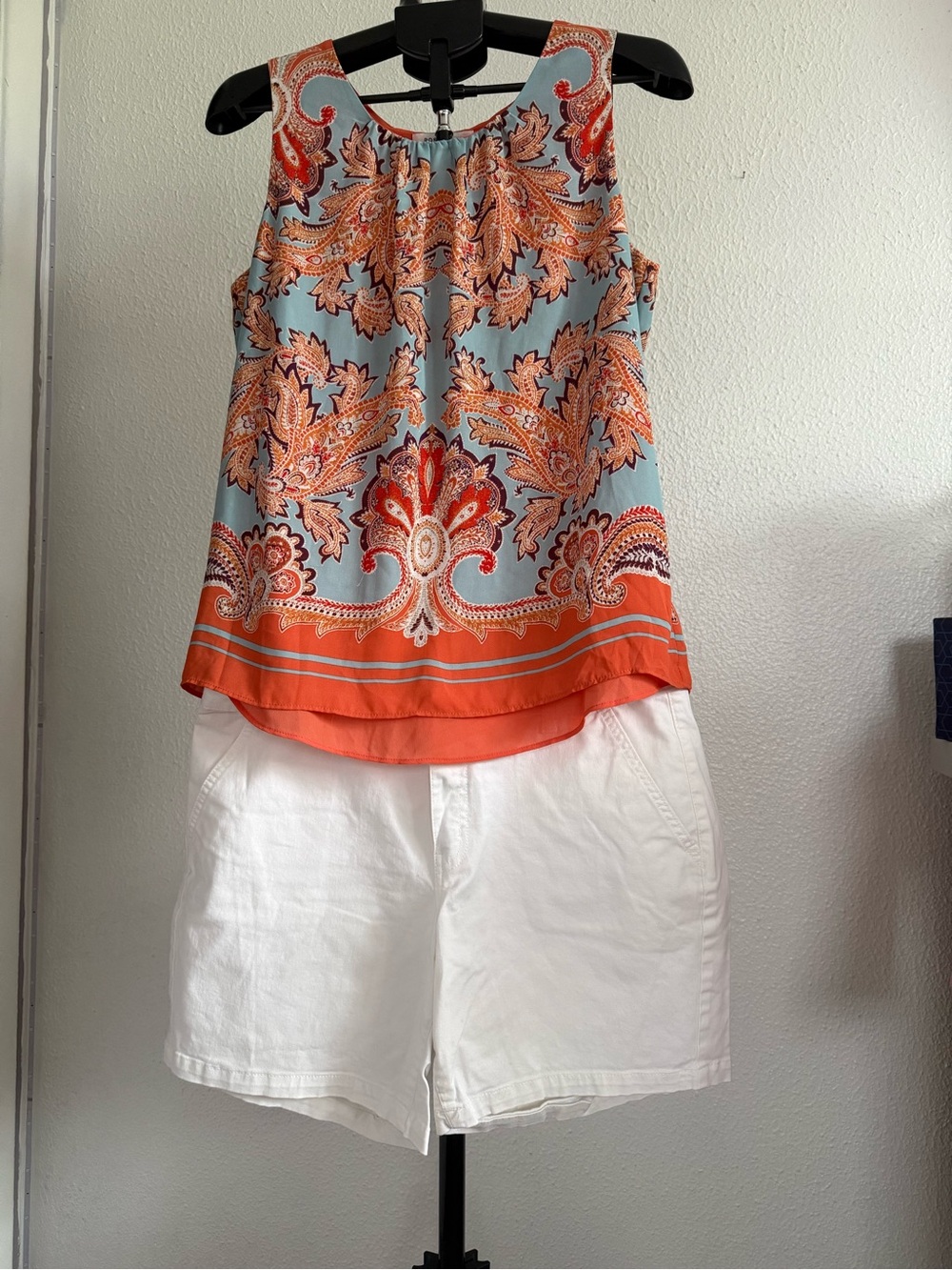 Rose & Olive White Flat-Front Men's Shorts